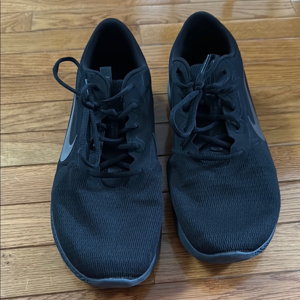 Men's Black Nike Running Shoes
